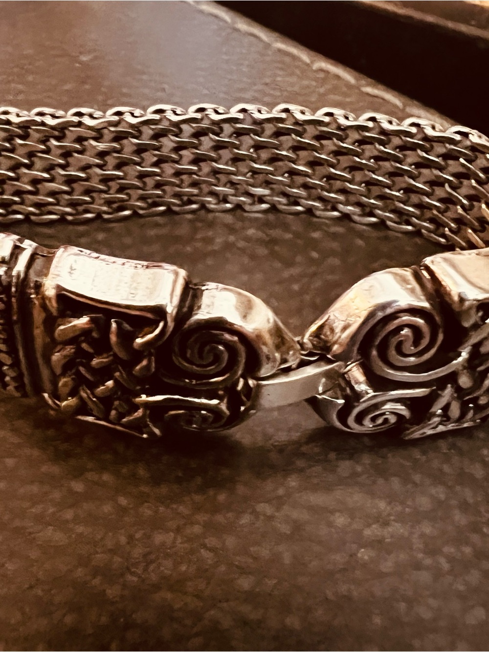 Silver ladies Chain Bracelet - Black/Silver  Design